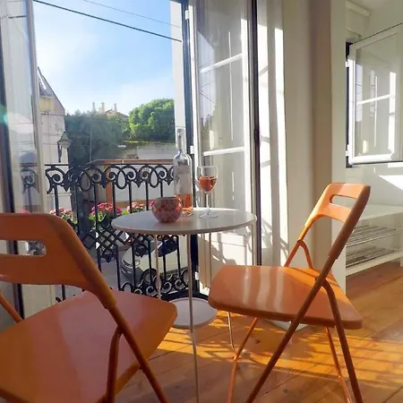 Daire Tram House @ Lx Factory! *